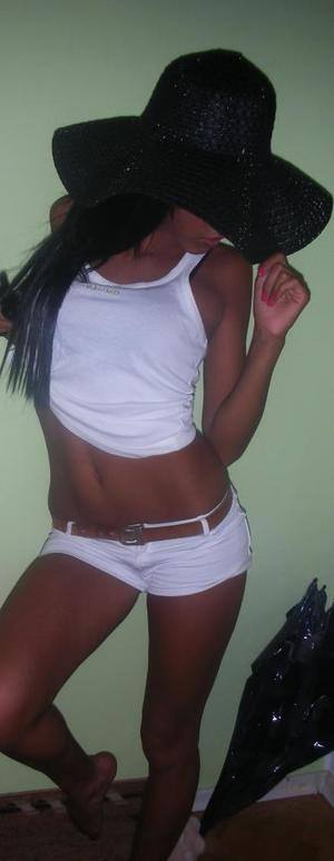 Claudia (27) in New York | Casual Dating with Older Men