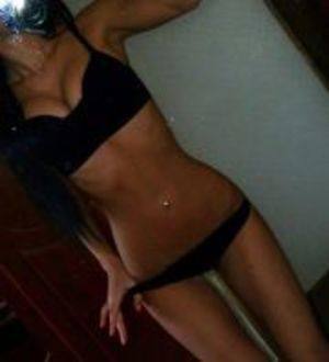 Anne, 30 from Illinois | Older Men and Younger Women Dating