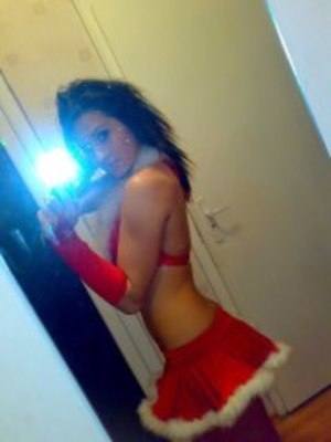 Paula, 18 in Ohio | Younger Adult Woman, Older Men
