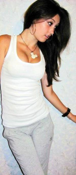 Connect with Alayna (25) in California | Adult Dating