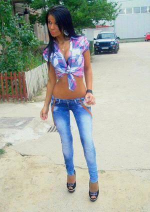 Erica, 29, casual dating profile photo in Rialto, CA