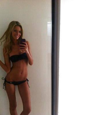 Photo of Mackenzie (20) from Welland Pelham, ONT dating profile