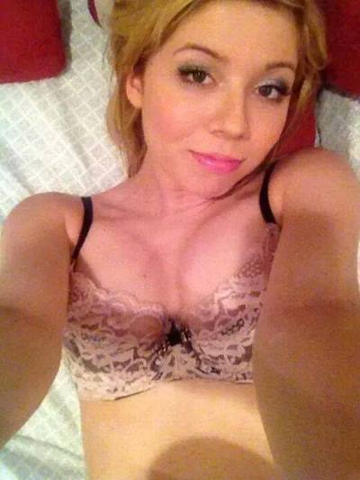 Photo of Evelyn (24) from Hamilton, ONT dating profile