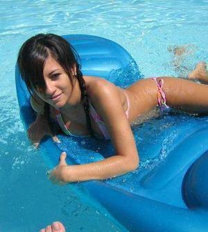 Adult dating profile photo of Shannon (20) in Kitchener, ONT