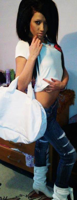 Tiara (25), Round Lake Beach, IL adult dating profile image