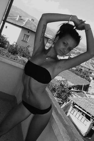 Meet Ann (19) from Massachusetts | Local Dating Profile