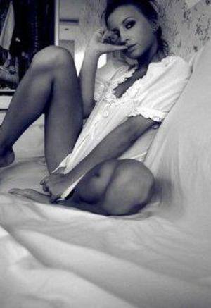 Photo of Lindsay (30) from Yelm, WA dating profile