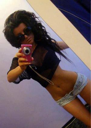 Meet Farrah (18) from Washington | Local Dating Profile