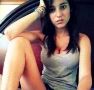 Brianne (18) in Alabama | Local Adult Woman
