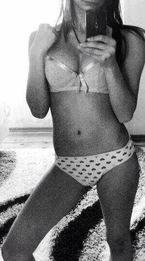 Meet Kirsten (26) from North Carolina | Local Dating Profile