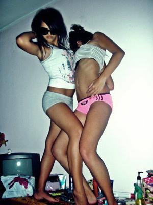 Tina from Illinois is looking for adult webcam chat