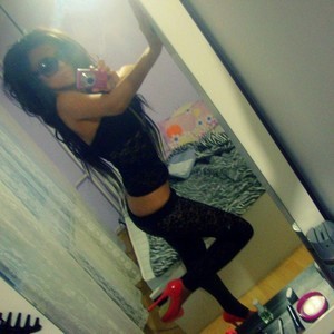 Justine from Indiana is looking for adult webcam chat