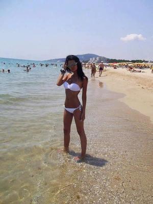 Raven from Pennsylvania is looking for adult webcam chat