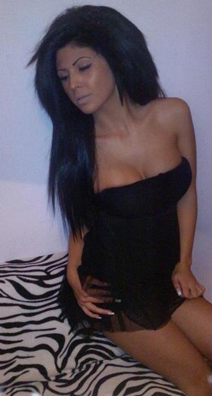 Nichole from Indiana is looking for adult webcam chat