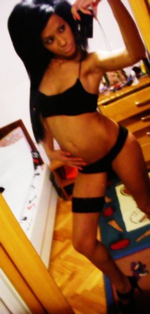 Noelia from Utah is looking for adult webcam chat