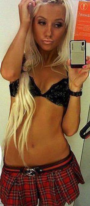 Eliana from Pennville, Indiana is looking for adult webcam chat