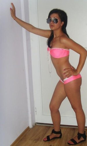 Meet local singles like Lindsay from Illinois who want to fuck tonight
