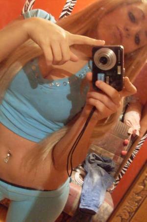 Kizzy from District Of Columbia is looking for adult webcam chat