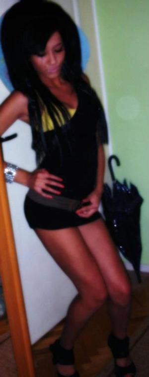 Escorts like Dayana are down to fuck you now!