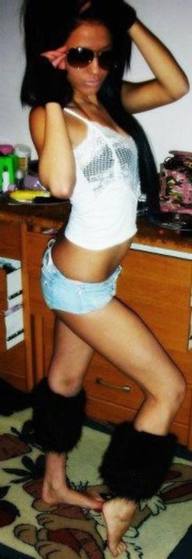 Jennell from Oakdale, Louisiana is looking for adult webcam chat