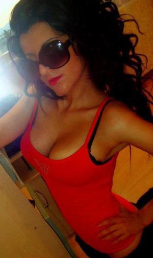 Ivelisse from Gainesville, Missouri is interested in nsa sex with a nice, young man