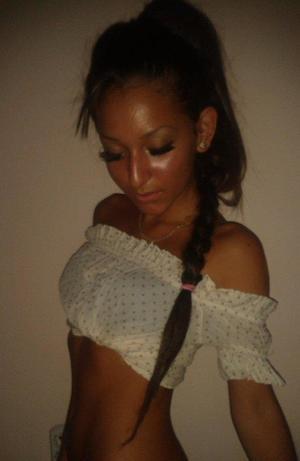 Mary from Oregon is looking for adult webcam chat