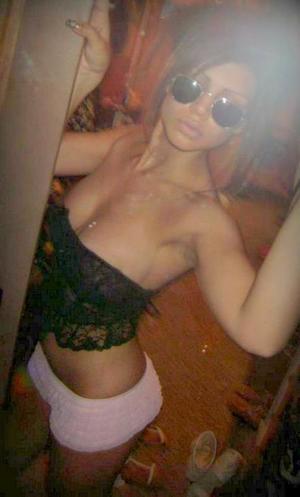 Looking for girls down to fuck? Shayna from Massachusetts is your girl