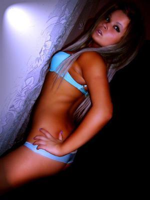 Looking for local cheaters? Take Amelia from Delaware home with you