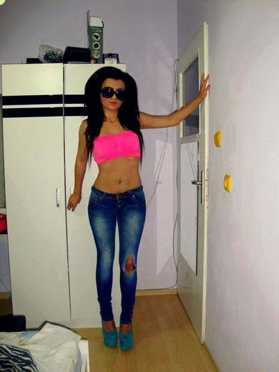 Escorts like Savanah are down to fuck you now!