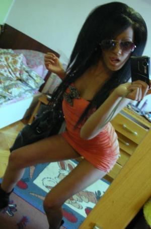 Marisol from Nolanville, Texas is looking for adult webcam chat