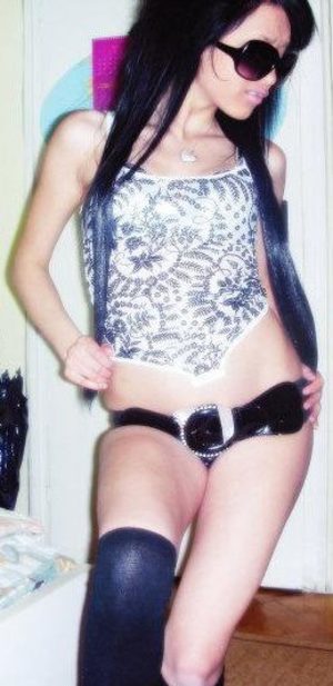 Cammie from Alex, Oklahoma is looking for adult webcam chat