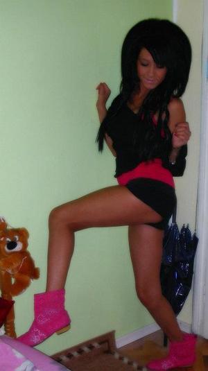 Ally from Tennessee is looking for adult webcam chat