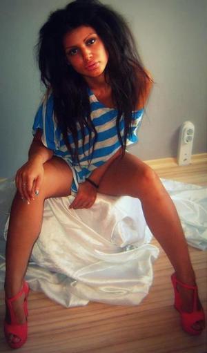 Looking for girls down to fuck? Stefanie from Michigan is your girl