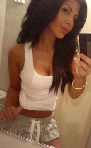 Livia from Alabama is looking for adult webcam chat