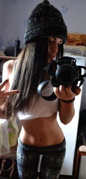 Deedee from Rion, South Carolina is looking for adult webcam chat