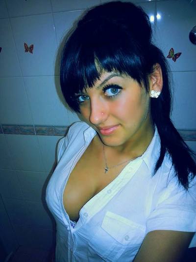 Zoe is a cheater looking for a guy like you!