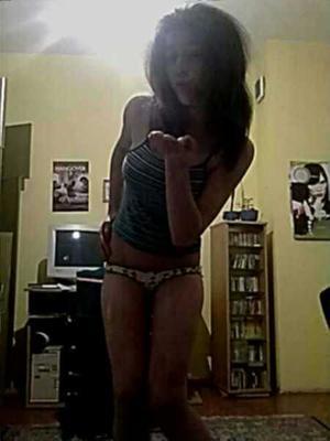 Alyssa from Illinois is looking for adult webcam chat