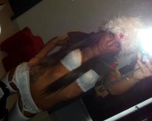 Emilie from British Colombia is looking for adult webcam chat