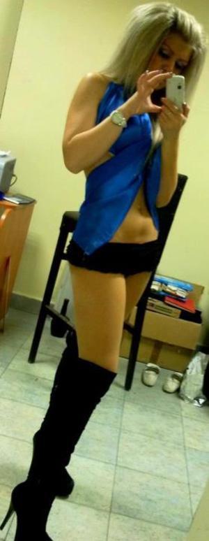 Ashely is a cheater looking for a guy like you!