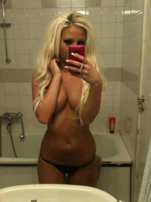 Mariana from Ontario is looking for adult webcam chat