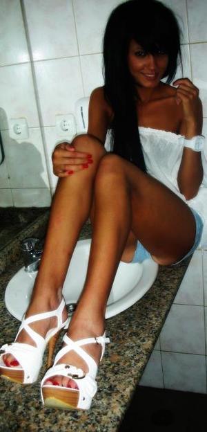 Alondra from Ohio is interested in nsa sex with a nice, young man