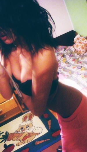 Jacklyn from Monument, Kansas is looking for adult webcam chat