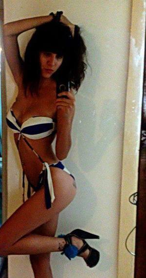 Looking for local cheaters? Take Carlee from District Of Columbia home with you