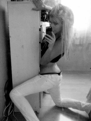 Escorts like Mina are down to fuck you now!