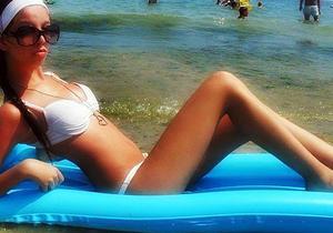 Anissa from Wisconsin is looking for adult webcam chat