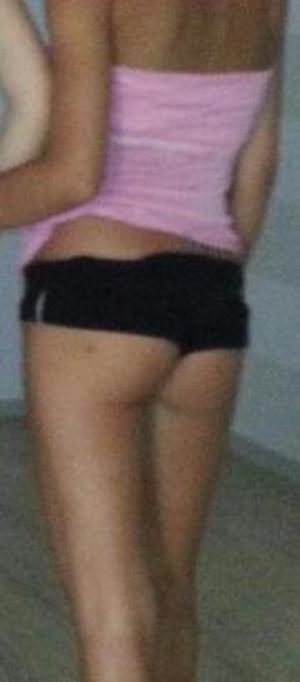 Nelida from Kahului, Hawaii is looking for adult webcam chat