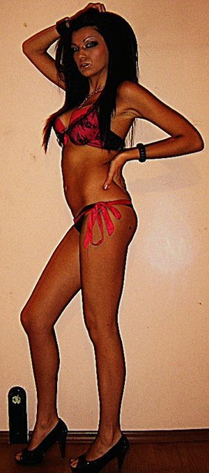 Escorts like Aria are down to fuck you now!