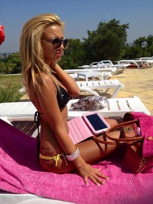 Escorts like Kayla are down to fuck you now!