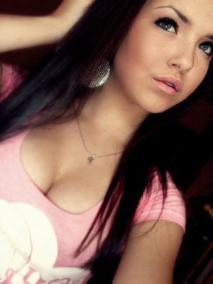 Corazon from Hickory, North Carolina is looking for adult webcam chat